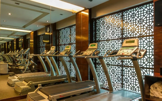 Отель The Robertson House by The Crest Collection