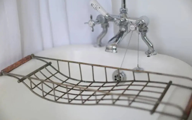 Contemporary Artists Studio Near Portobello Road