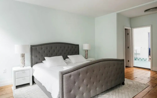 West Village 5BR Townhome & Private Yard