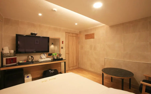 RUI Hotel