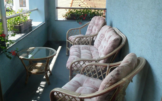 Agh Hotel