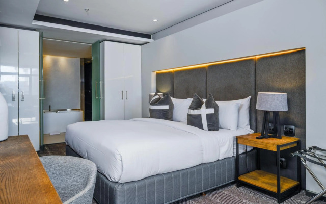 The Capital 15 on Orange Hotel & Spa