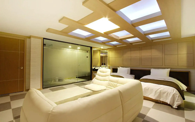 Orsay Business Hotel