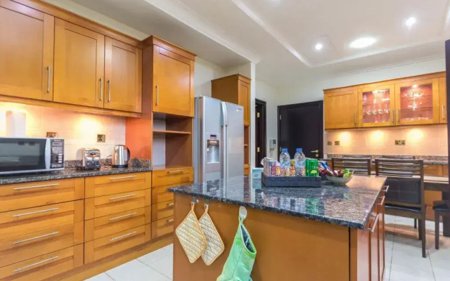 The Palm Jumeirah Villas - Frond A