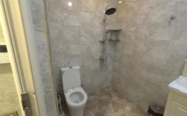 Eleon Hotel