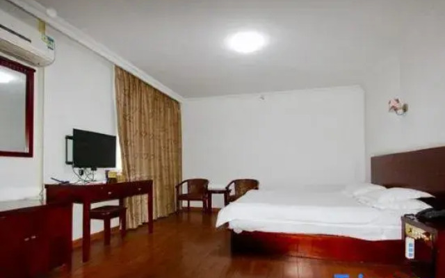 Pinghu Longyuan Hotel