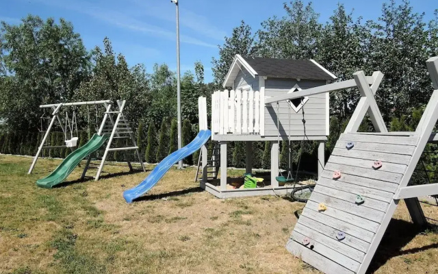 Holiday House in Dziwnowek Near Sea and Lake