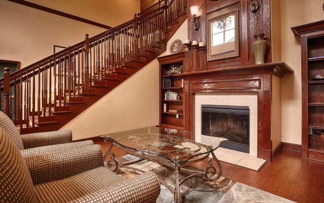 Best Western Plus First Coast Inn & Suites