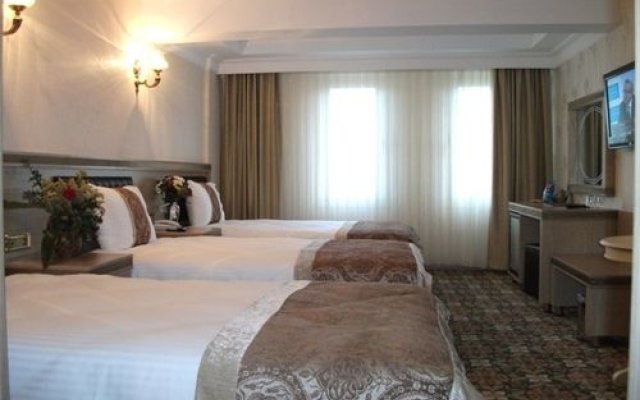 Blue Marmaray Hotel