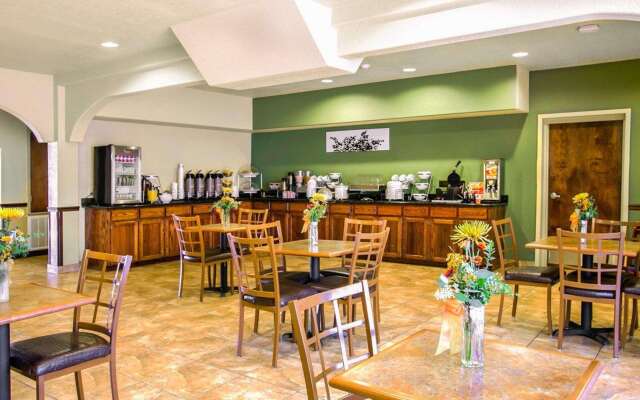 Sleep Inn & Suites Gonzales near Palmetto State Park