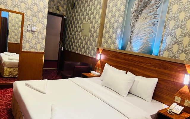 OYO 271 Parasol Hotel