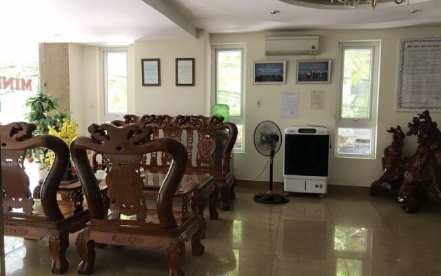 Minh Long Hotel