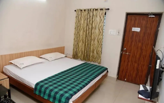 Lake View by OYO Rooms