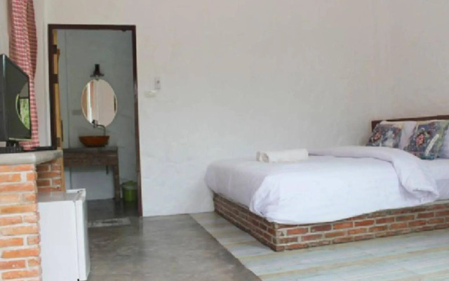 Monoko Porploen Resort Suanphung