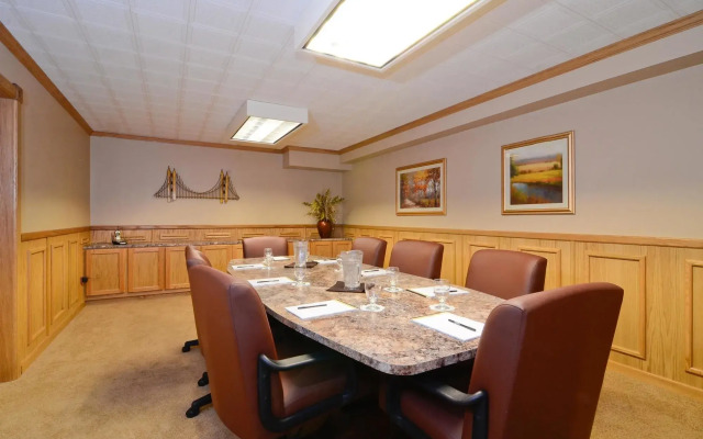 Magnuson Grand Pioneer Inn and Suites