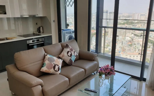 Stay In Vietnam Vinhomes Golden River