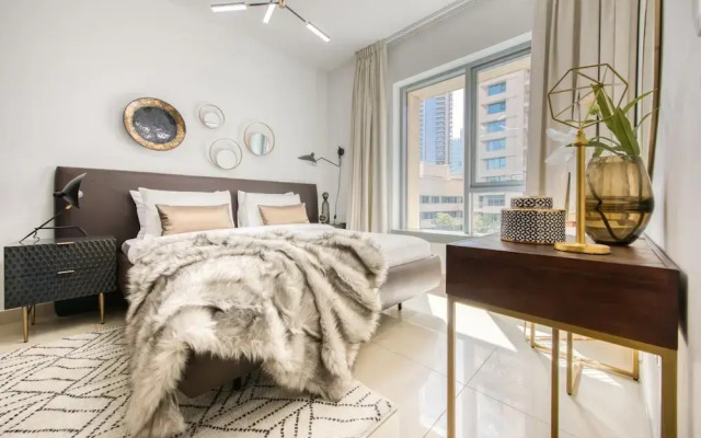 Radiant Urban Retreat With Iconic Burj Khalifa Vws