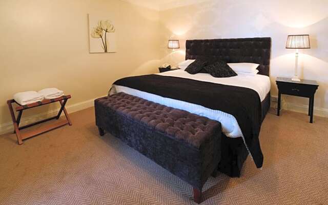 Dooly's Hotel