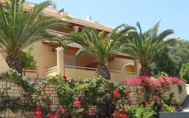 Chrismos Luxury Suites and Studios