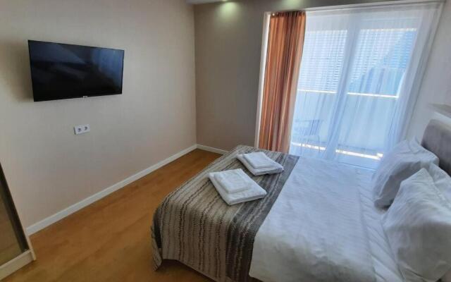 Leo Group Luxury Apartment 18-30 Alliance Palace