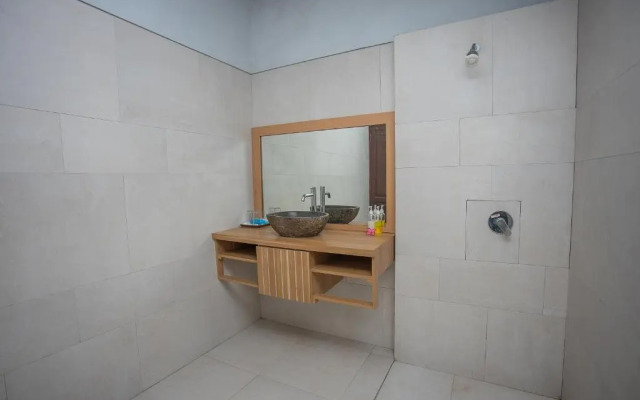 The Tanis Beach Resort Nusa Lembongan