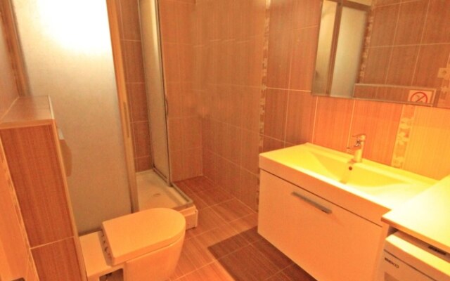 Family Friend Villa Pool BBQ 3b 1 Alacati Cesme