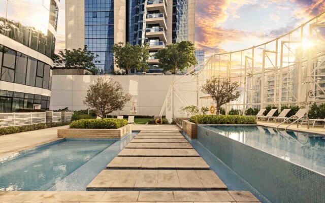 LUX The Pad Executive Suite Canal View 1