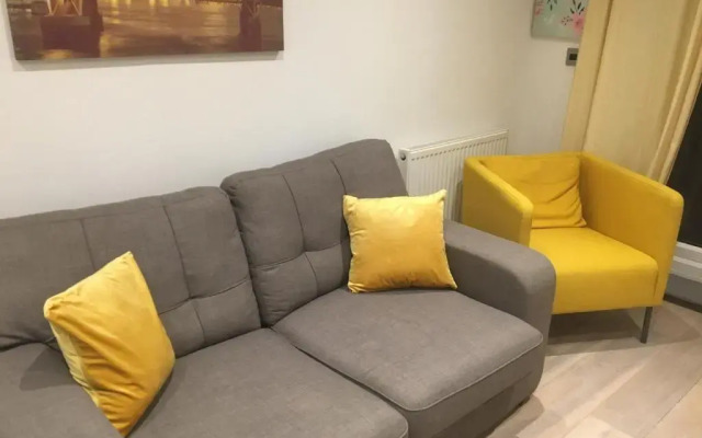 Classic Brixton City Apartment