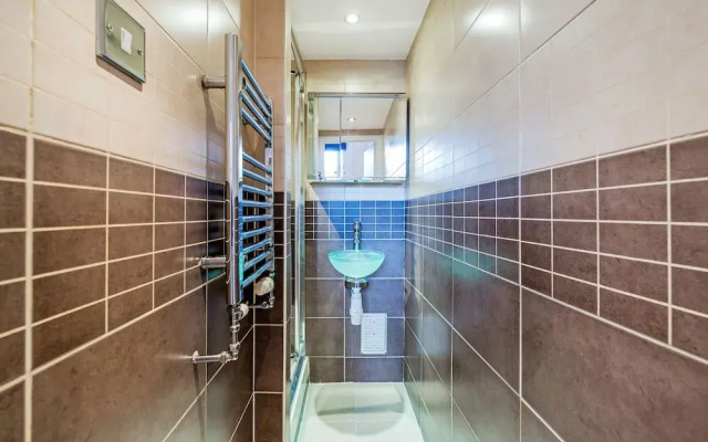 24 43 Stunning Studio in Notting Hill