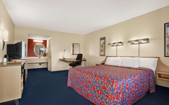 Days Inn by Wyndham Buena Park