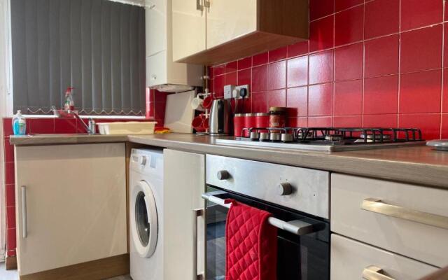 Lovely 2-bed Apartment in Solihull