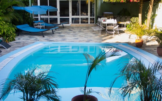 6 Bedrooms Pool Villa
