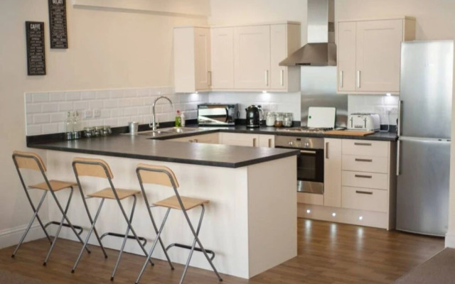 The Broadmead Forest - Spacious City Centre 3bdr Apartment