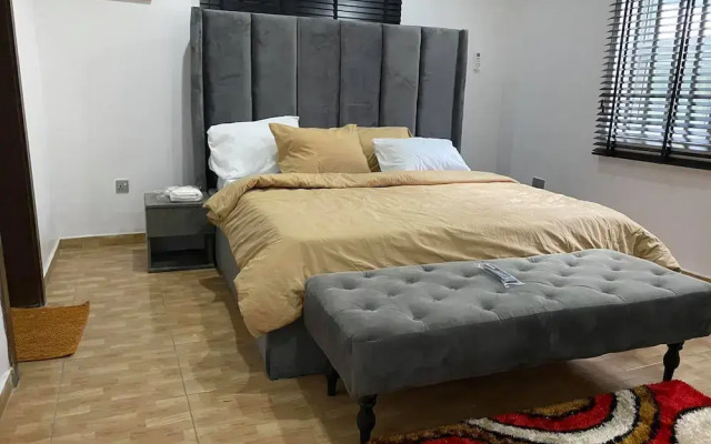 Comforts Court And Apartment