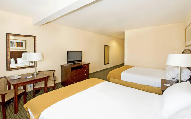 Holiday Inn Express & Suites Willcox by IHG
