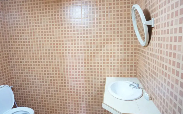 Na Thammachart Hotel