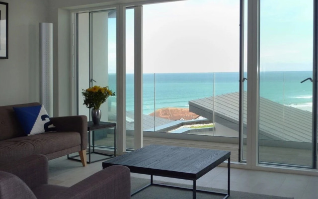 Flat 8 Seascape