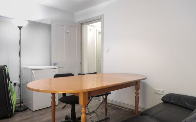 Clemence Street - Deluxe Single Guest Room 5