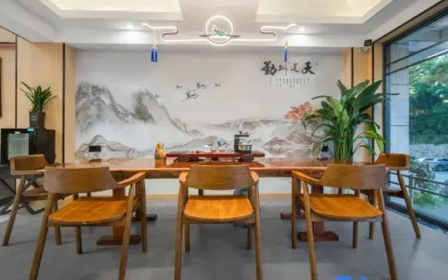 Yunhai Hotel
