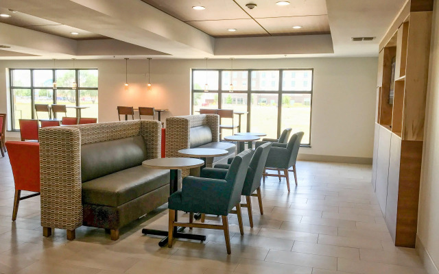Holiday Inn Express & Suites Lubbock West by IHG