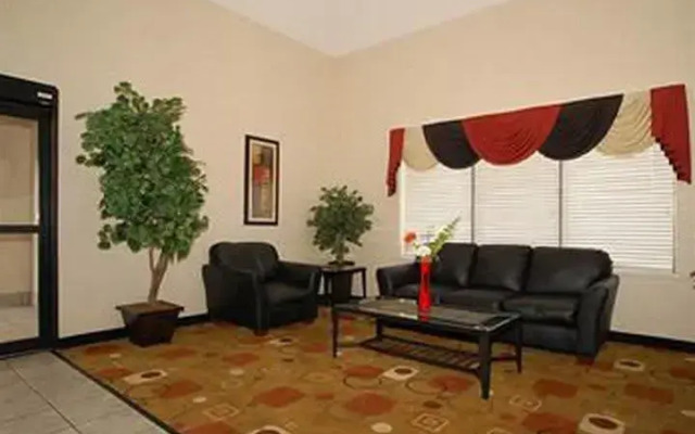 Sleep Inn & Suites Tulsa Central I-44