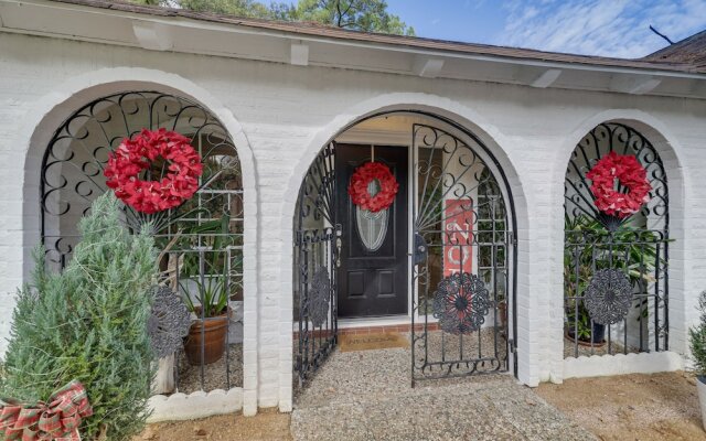 Chic Houston Home w/ Patio, Near Old Town Spring!