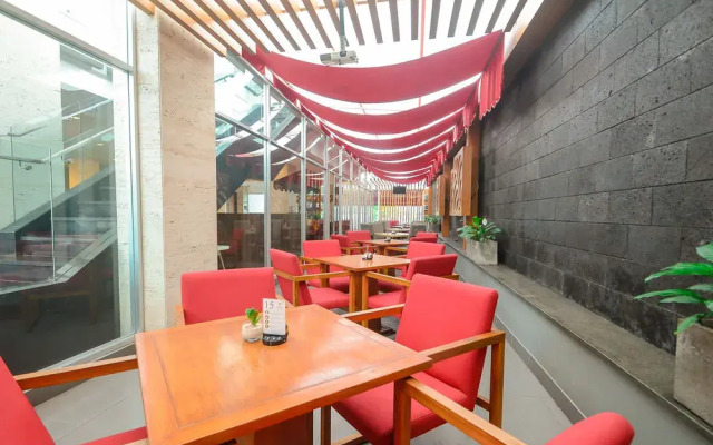 万隆艾里苏卡加迪苏尔雅苏曼特里36号酒店(Airy Sukajadi Surya Sumantri 36 Bandung)