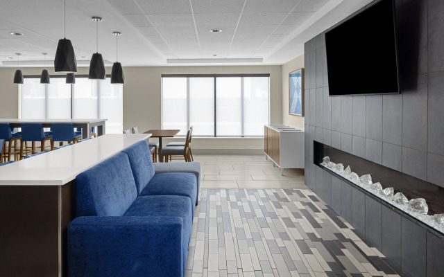 Holiday Inn Express And Suites Midland