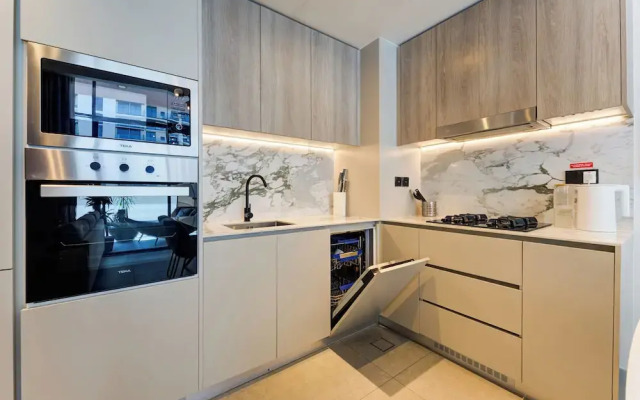 Modern 1 BR Oxford Terraces