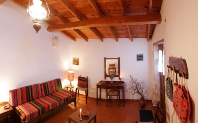 Fenareti Village House