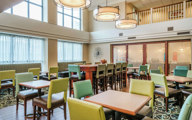 Hampton Inn & Suites Valley Forge/Oaks