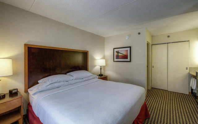 Embassy Suites by Hilton Detroit Metro Airport