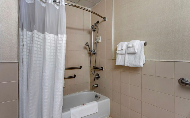 Comfort Inn Syosset - Long Island