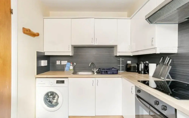Stylish 2-bed Apartment w/ Kitchen, Ultrafast Wifi